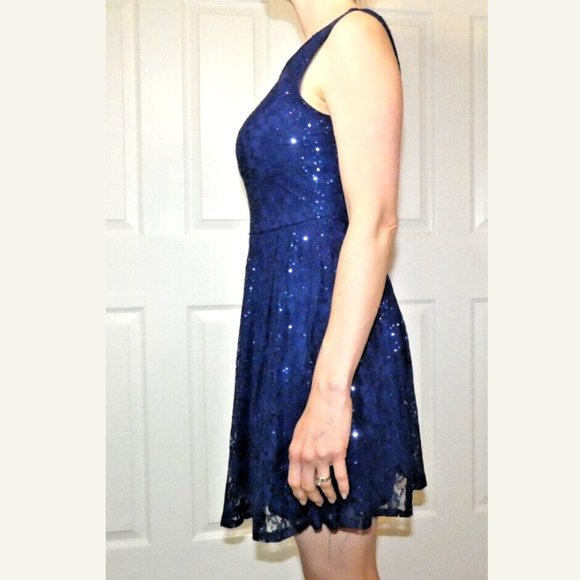 London Prom Dress Womens Size 4 Blue Mini Lace Sequins Bombshell Stylish UK - Picture 7 of 13